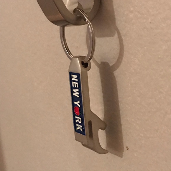 SOLD IN A BUNDLE. NY bottle opener key ring & CA keychain! - Picture 6 of 8